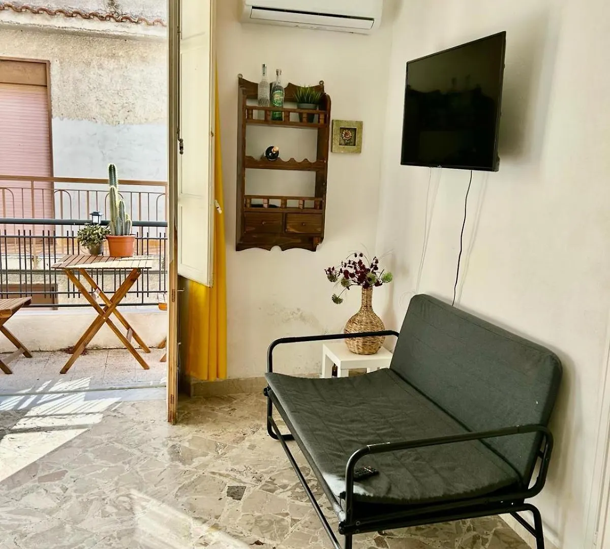 La Gorgone City Center Apartments Casteldaccia Italy