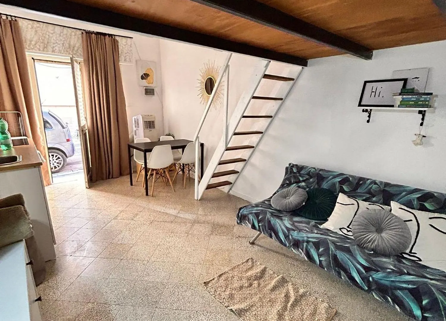 La Gorgone City Center Apartments Casteldaccia 0*,  Italy